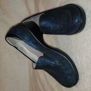 Alegria by PGLite shoes, blue and black shimmer, US size 5-5.5, EU 35
